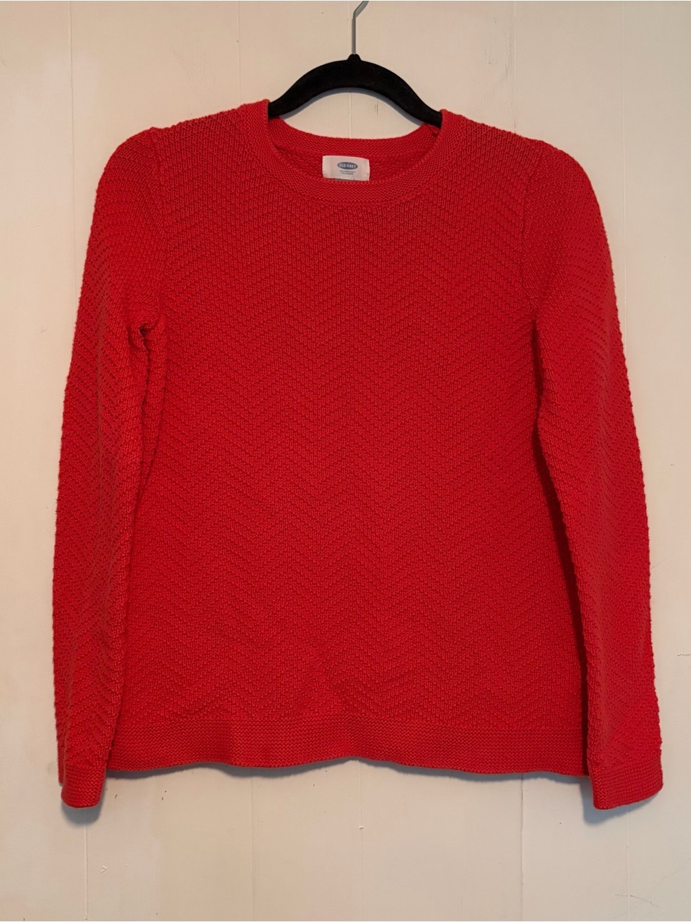 Old navy faded red zig zag knit crew neck sweater